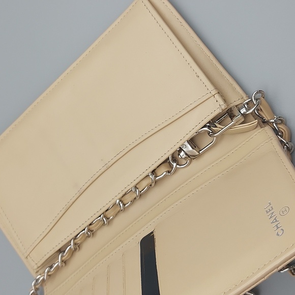 💮CHANEL Beige Quilted Leather Wallet💮 - Picture 9 of 17